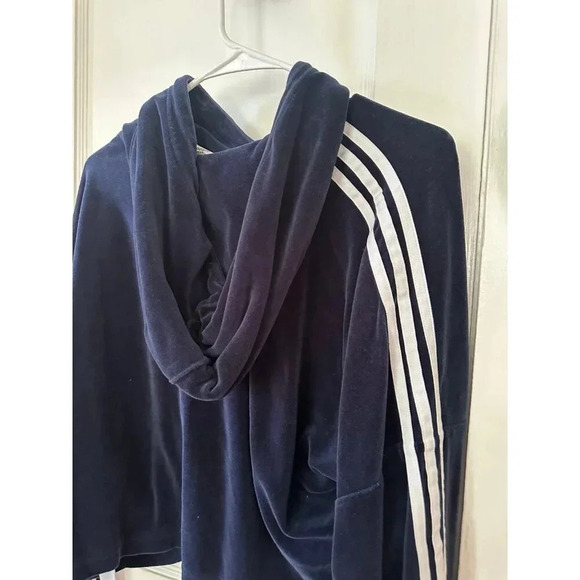 Adidas women’s size medium cropped sweater - Picture 7 of 7